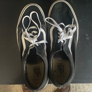 Size 13 black and white OLD SKOOL vans
